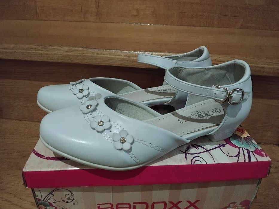 Buty białe komunijne nr.36