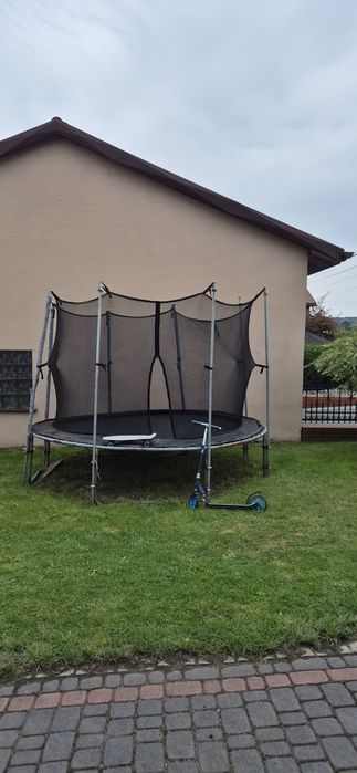 Oddam trampolinę