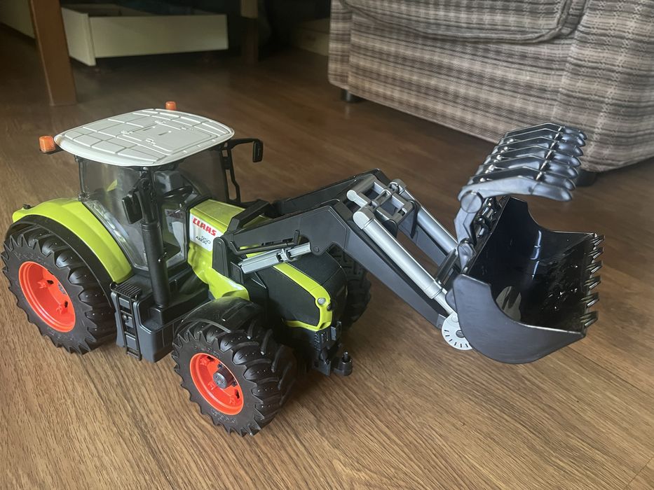 Трактор Bruder Claas Axion 950 з навантажувачем 1:16