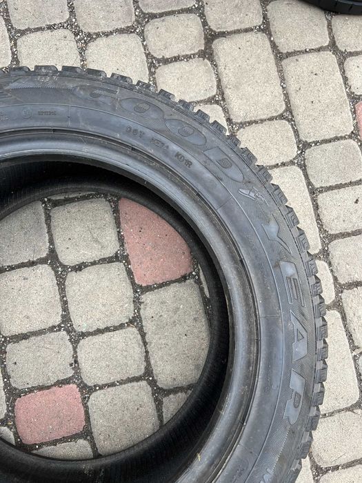 235/55R17 Goodyear Vector 4Seasons Шини/Колеса/Всесезонні Склад шин