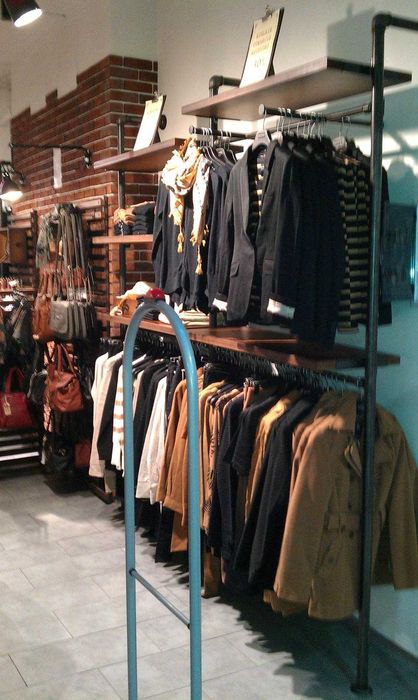 Meble Sklepowe - wyposażenie sklepu Medicine 150mkw