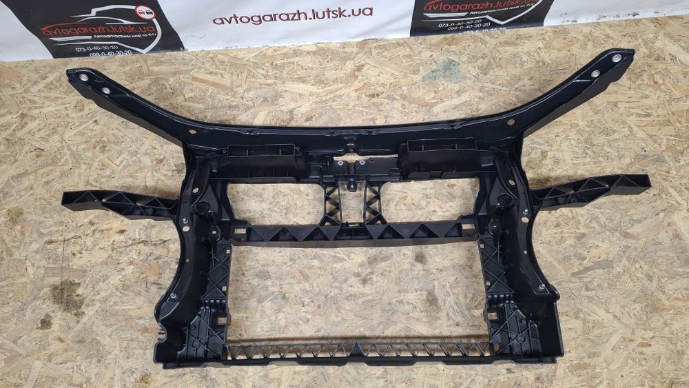 Передняя панель передня панель телевізор VW Touran Туран