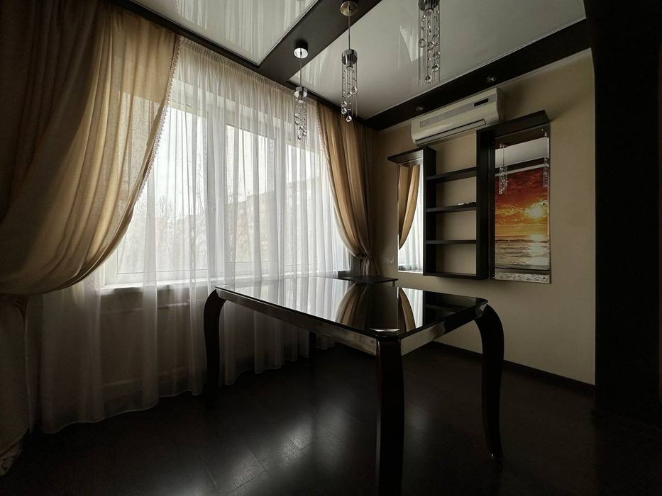 Стол  Италиьянский