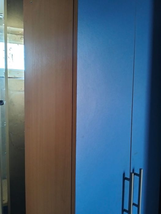Шафи офісні,аптечні,магазинні.З скляними вітринами  і відкриті полиці