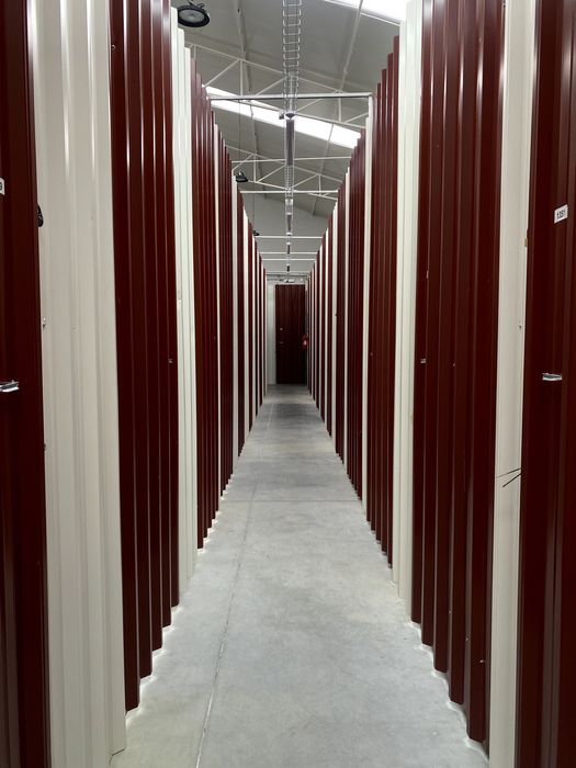 ADÉMIA / ARMAZÉM / ARRECADAÇÃO / SELF-STORAGE / GUARDA MÓVEIS