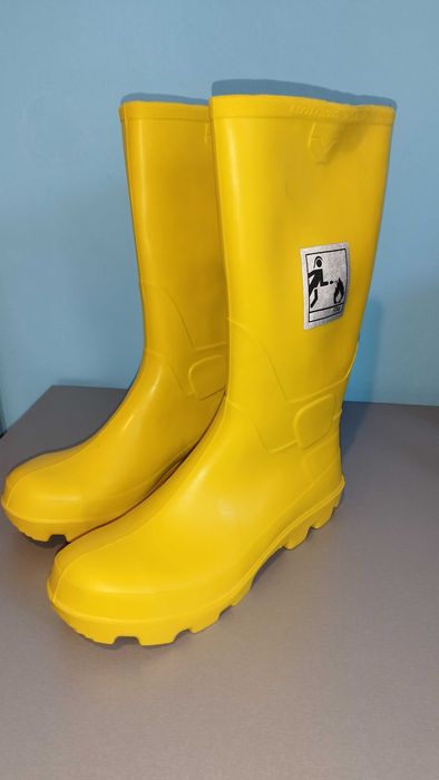 Профессиональные защитные  спец сапоги, обувь производства Франция.