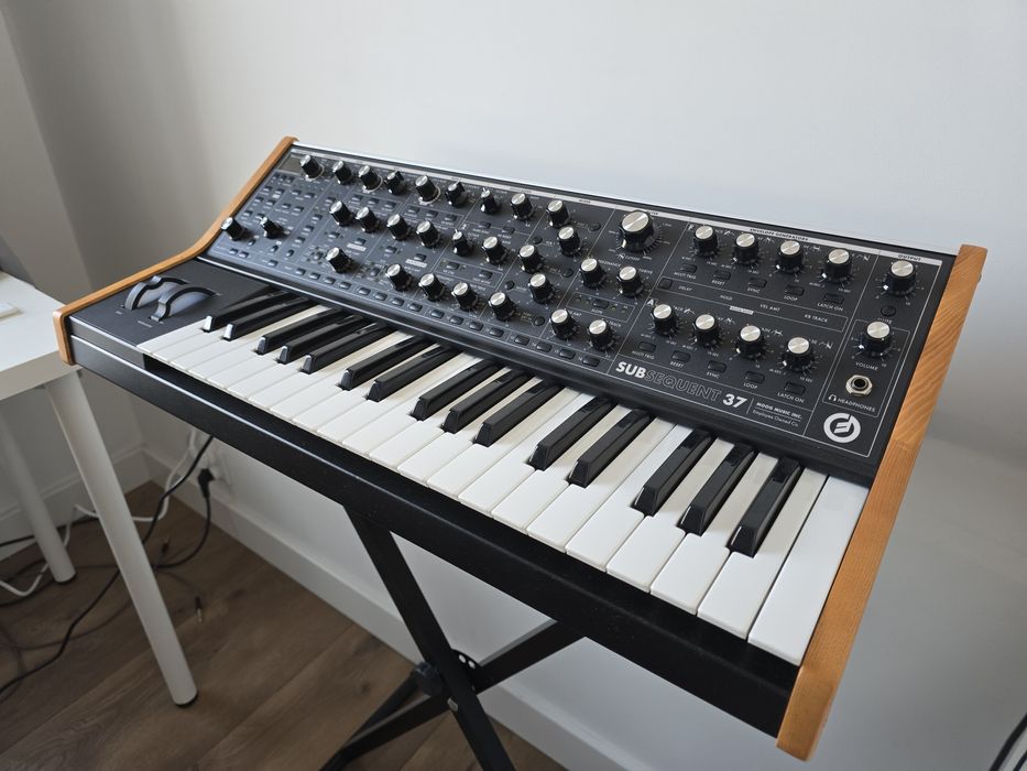 Moog Subsequent 37