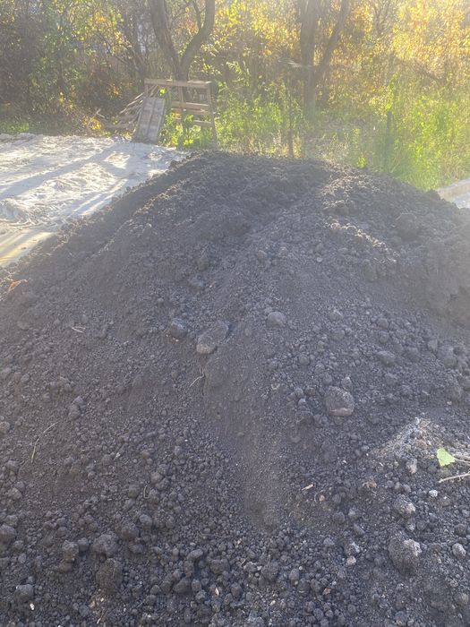 Чорнозем, пісок, торф, цегла