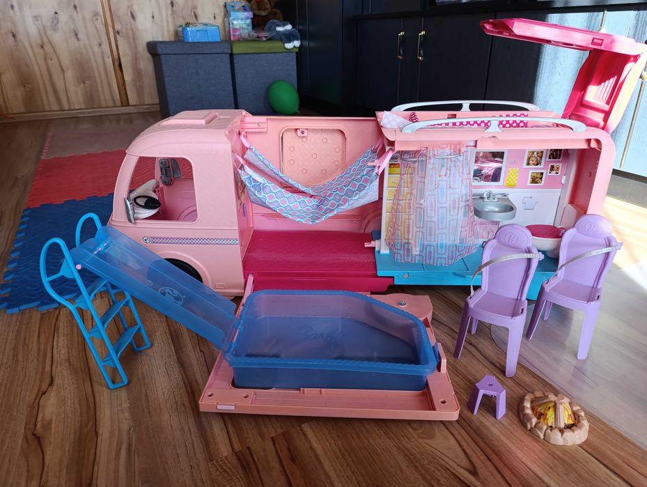Kamper Barbie, samochód, kemping