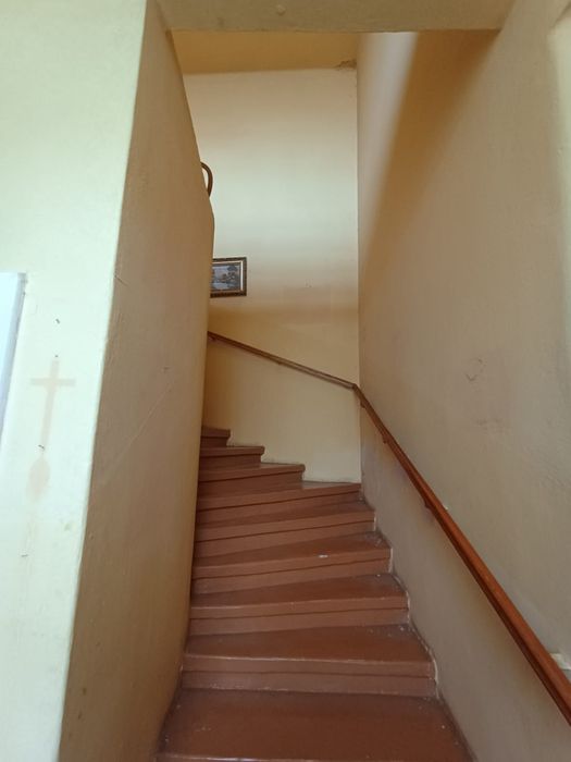 Терміново продається двоповерховий будинок у центрі міста по вул. Стрі