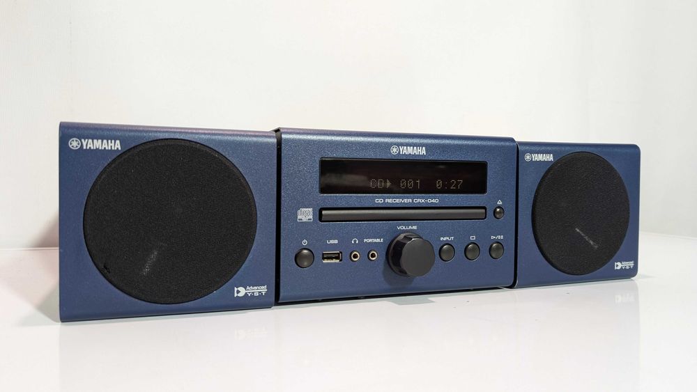 Музичний центр Yamaha MCR-040,має 50 Вт\USB\Mp3\WMA\CD\FM\6-16 Ом\