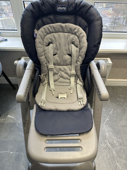 Продам стульчик для кормления Chicco в отличном состоянии