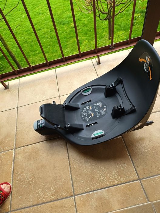 Cybex cloud z i size fotelik samochodowy łupina. Plus baza obrotowa