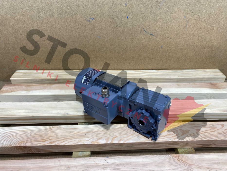 motoreduktor / przekładnia 0,09kW 198obr. 3fazowy SEW