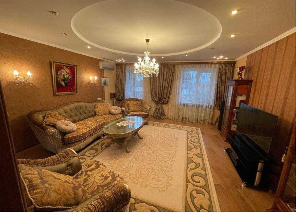 5-к Центр, Свет не выключают