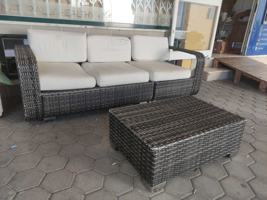 Sofá de Jardim com Mesa em Vime