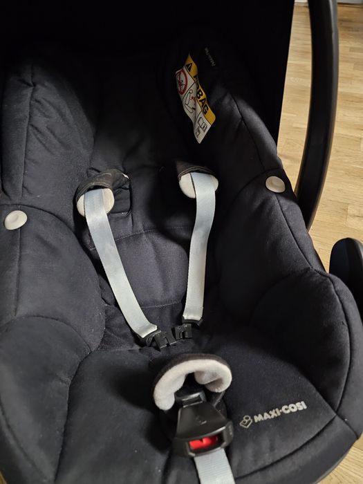 Sprzedam fotelik Maxi-Cosi Pebble Plus z bazą 2wayFix.