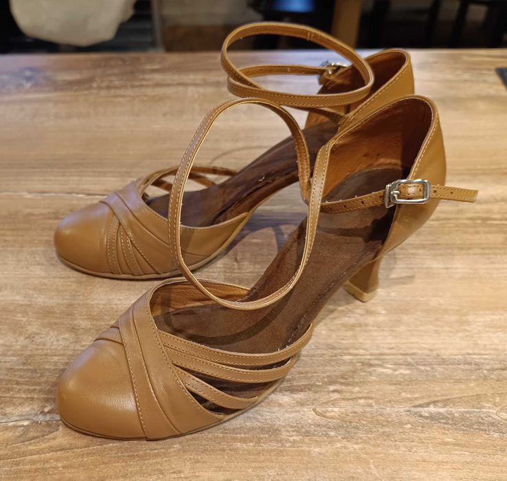Profesjonalne buty taneczne skórzane Akces r.39