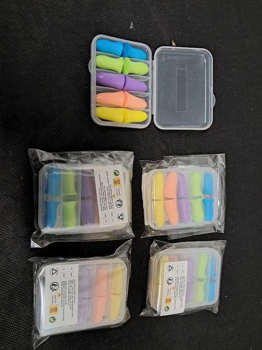 Zatyczki do uszu HURT 5 par zatyczek Razem 250 kompletów HURT