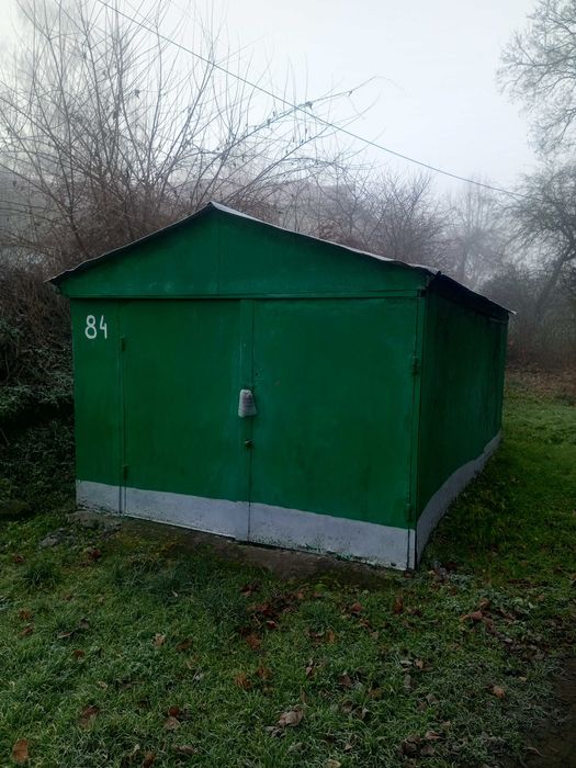 Гаражі, парковки