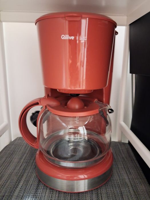 Cafeteira Qilive vermelha