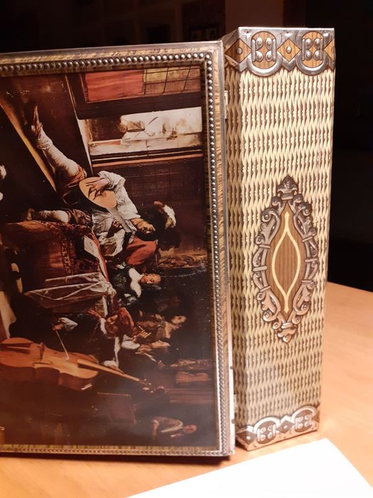 Caixa / Lata de coleção