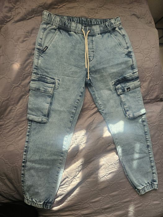 Spodnie jogger Cropp