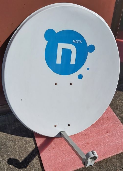 Antena satelitarna + uchwyt mocowany do balustrady balkonu