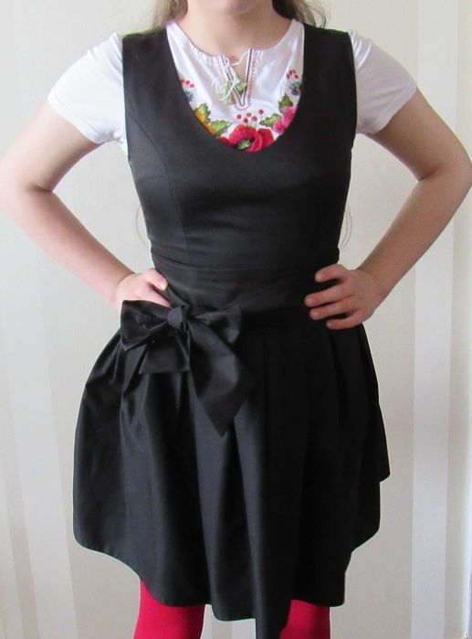 Дуже гарний шкільний сарафан р.36