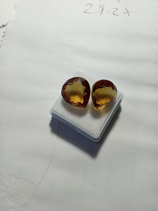 Par de Alexandritas Mudam de Cor Raras