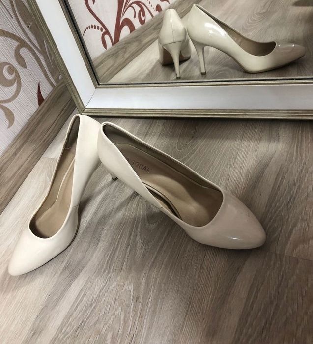 Лодочки , туфлі.