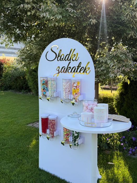 Candy bar ścianka ze słodyczami na imprezy
