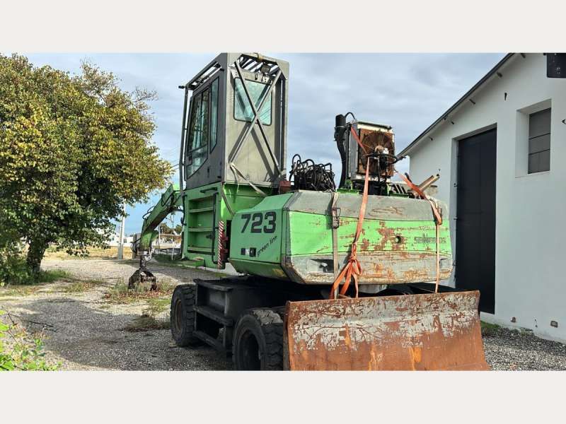 Escavadora Industrial SENNEBOGEN 723