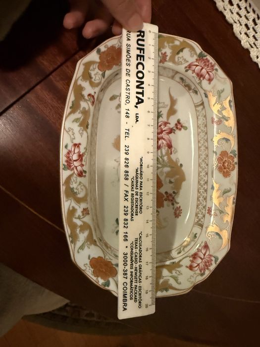 Prato em porcelana com flores e pianha companhia das Indias- Dinastia Qing periodo Qian long