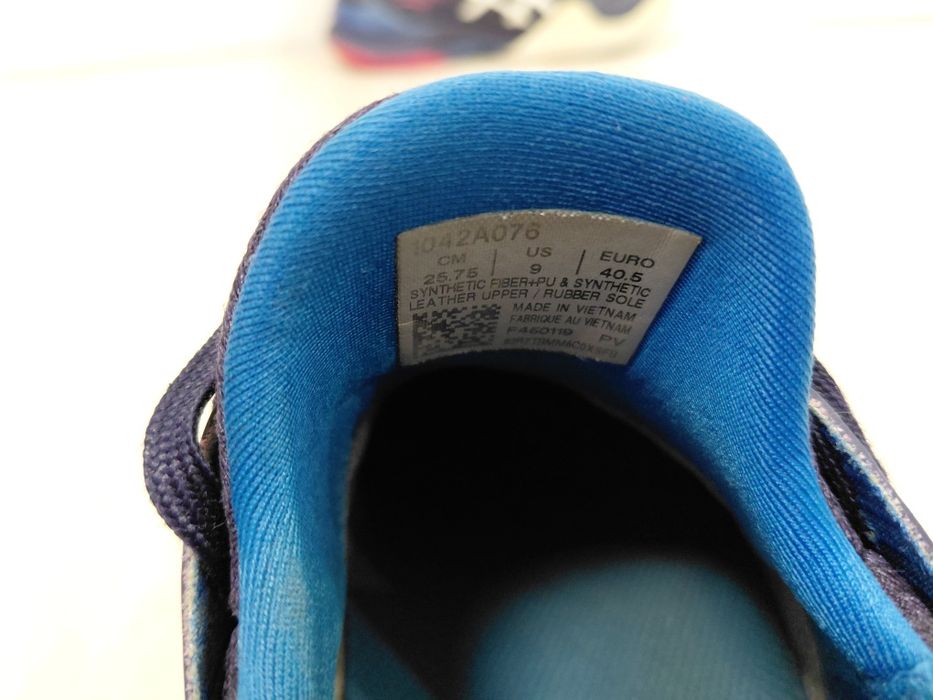 Кросівки волейбольні Asics