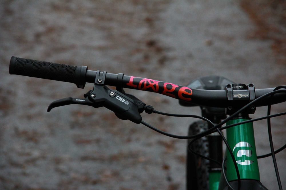 Rower Qark Rage enduro trail