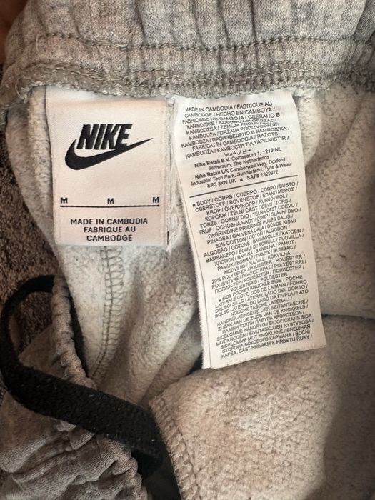 Штани Nike на лампасах штани Nike Tech Fleece штани Найк