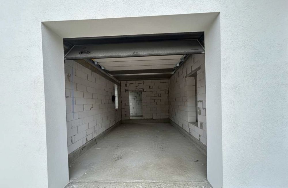 Продаж СУЧАСНОГО  ОСОБНЯКА  з ГАРАЖЕМ  та власною ділянкою 5 соток