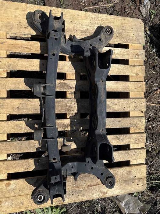 Підрамник Hyundai Santa Fe 2.4 2016 задній