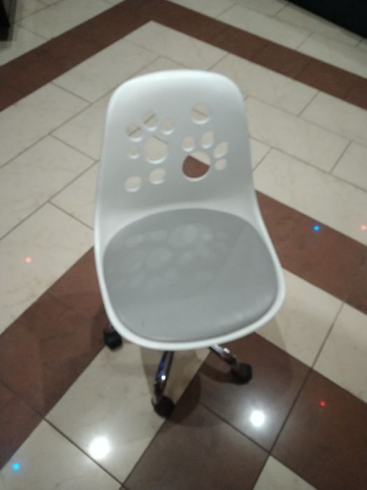 Krzesło obrotowe dla dzieci