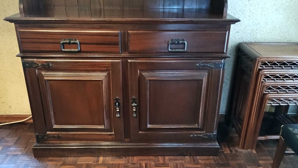 Cristaleira 126 x 205 cm