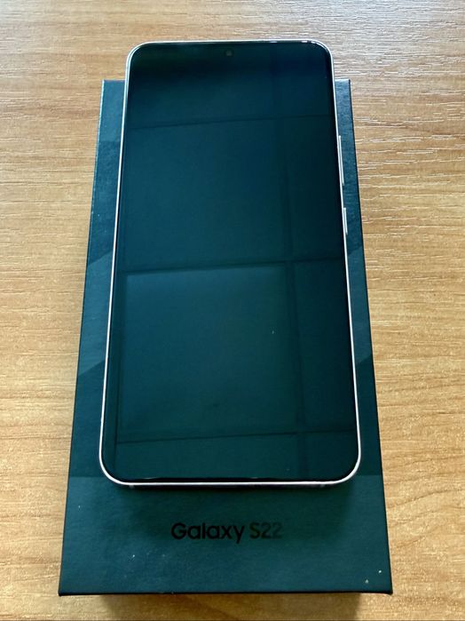 Smartfon Samsung Galaxy S22 różowy 8 GB / 128 GB 5G