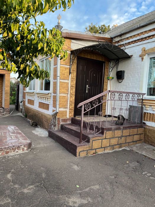 Продам будинок  м. Новоукраїнка вул. Тургенєва. 22000$(можливий торг).