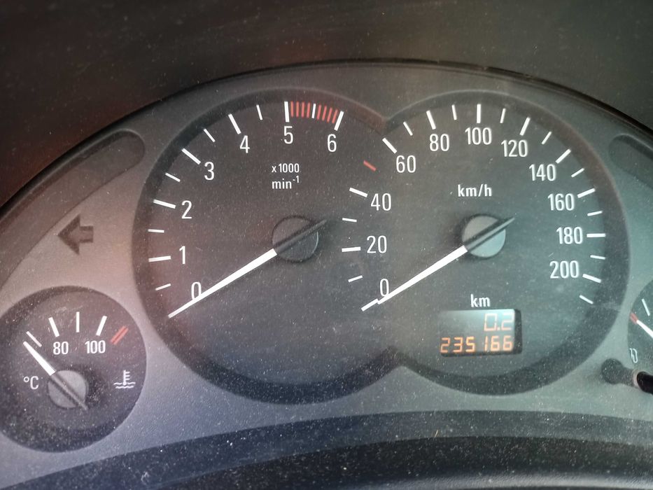 Corsa 1.3  2 lugares