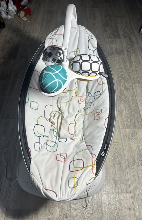 4moms MamaRoo - заколисуючий центр практично новий