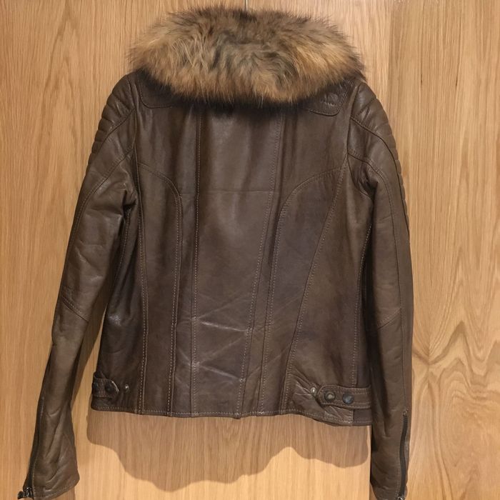 Casaco Pele Camel com Esrtola de pelo removível