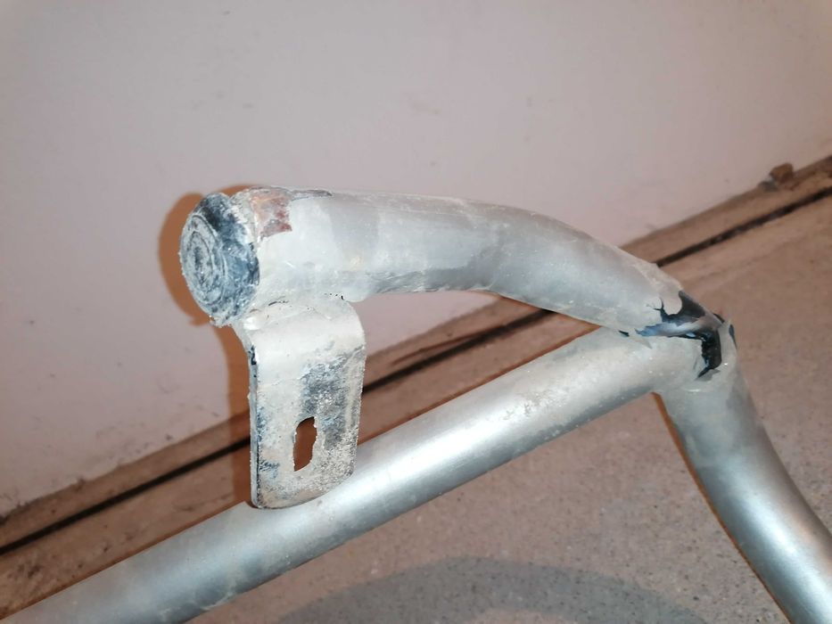 Grelha Frontal/Mata vacas Suzuki Vitara vergado/ amolegado