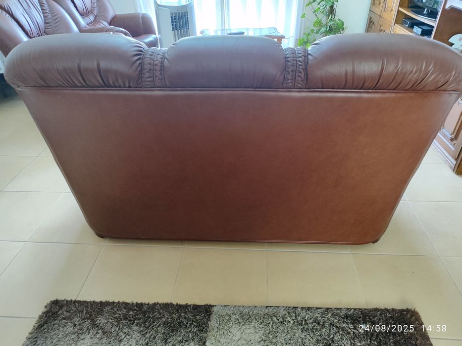 Conjunto de Sofás em Pele