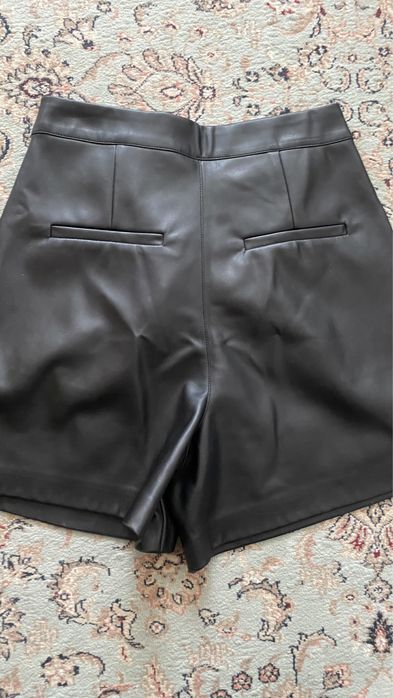 Шкіряні шорти 36