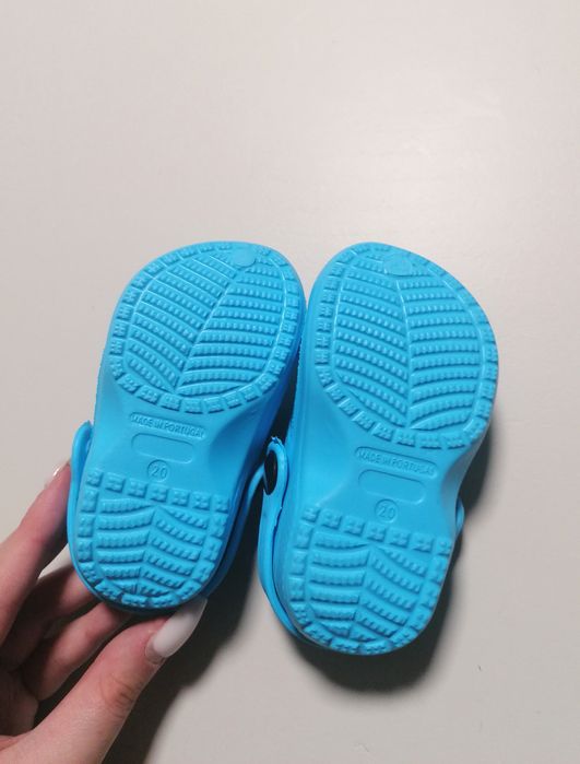 Sapatinhos Azuis estilo Crocs de Bebé